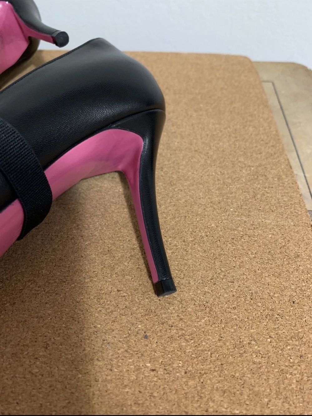 Gucci Black Leather Crystal Heart Mary Jane Pumps - Picture 8 of 13